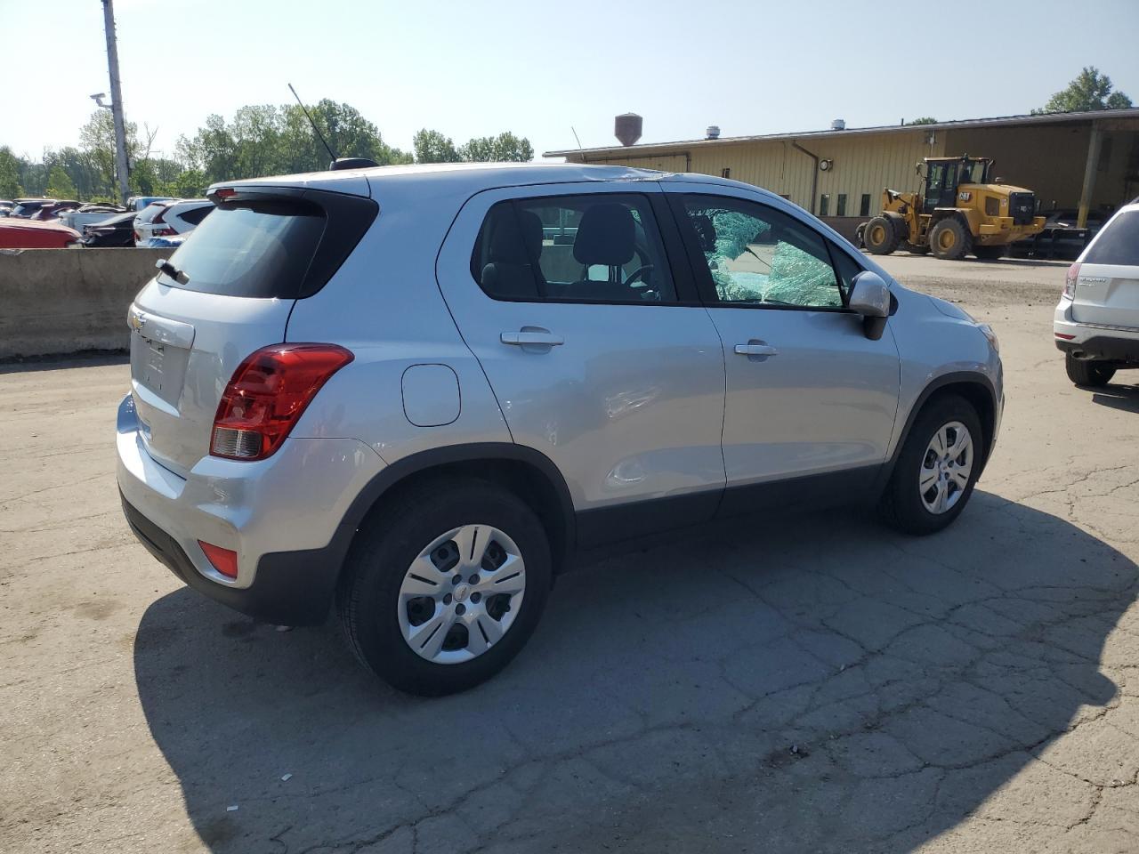 2017 Chevrolet Trax Ls - Image 3