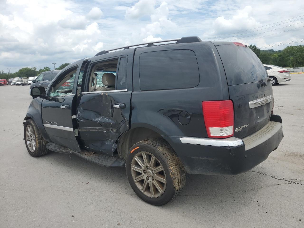 2007 Chrysler Aspen Limited - Image 2