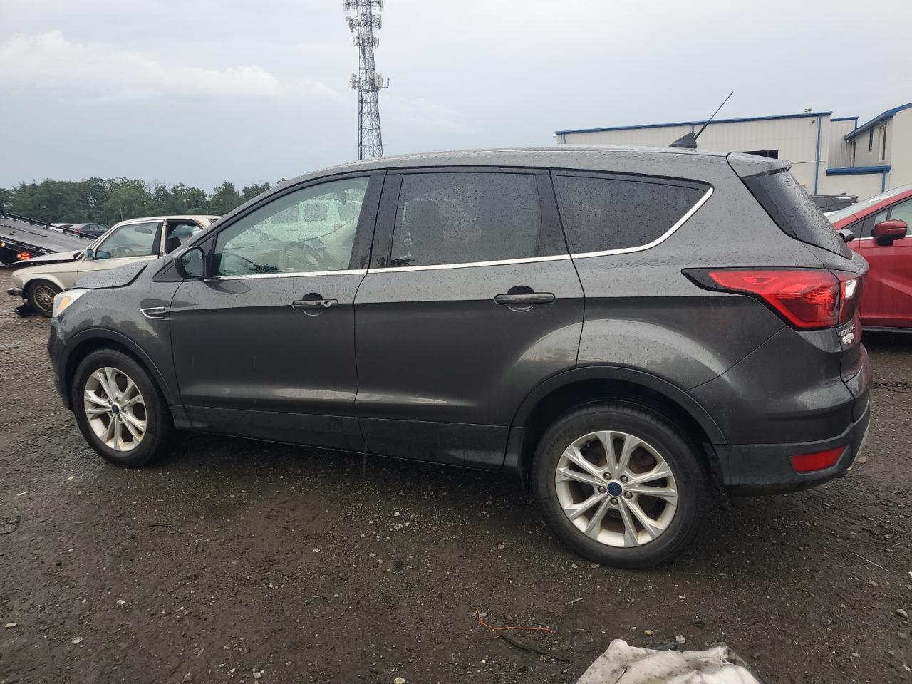 2019 Ford Escape Se - Фото 2