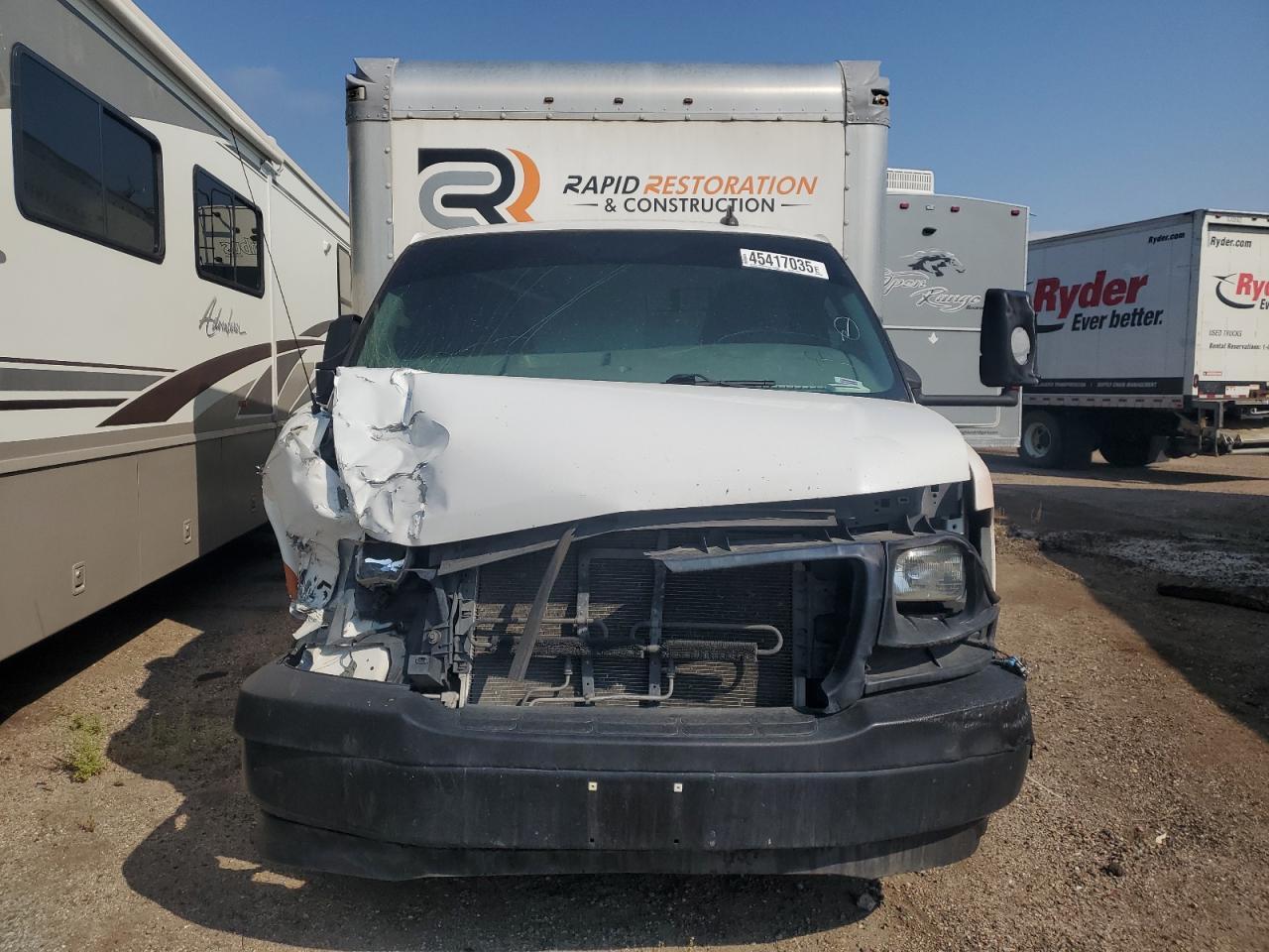 2017 GMC Savana Cutaway G3500 - Фото 5