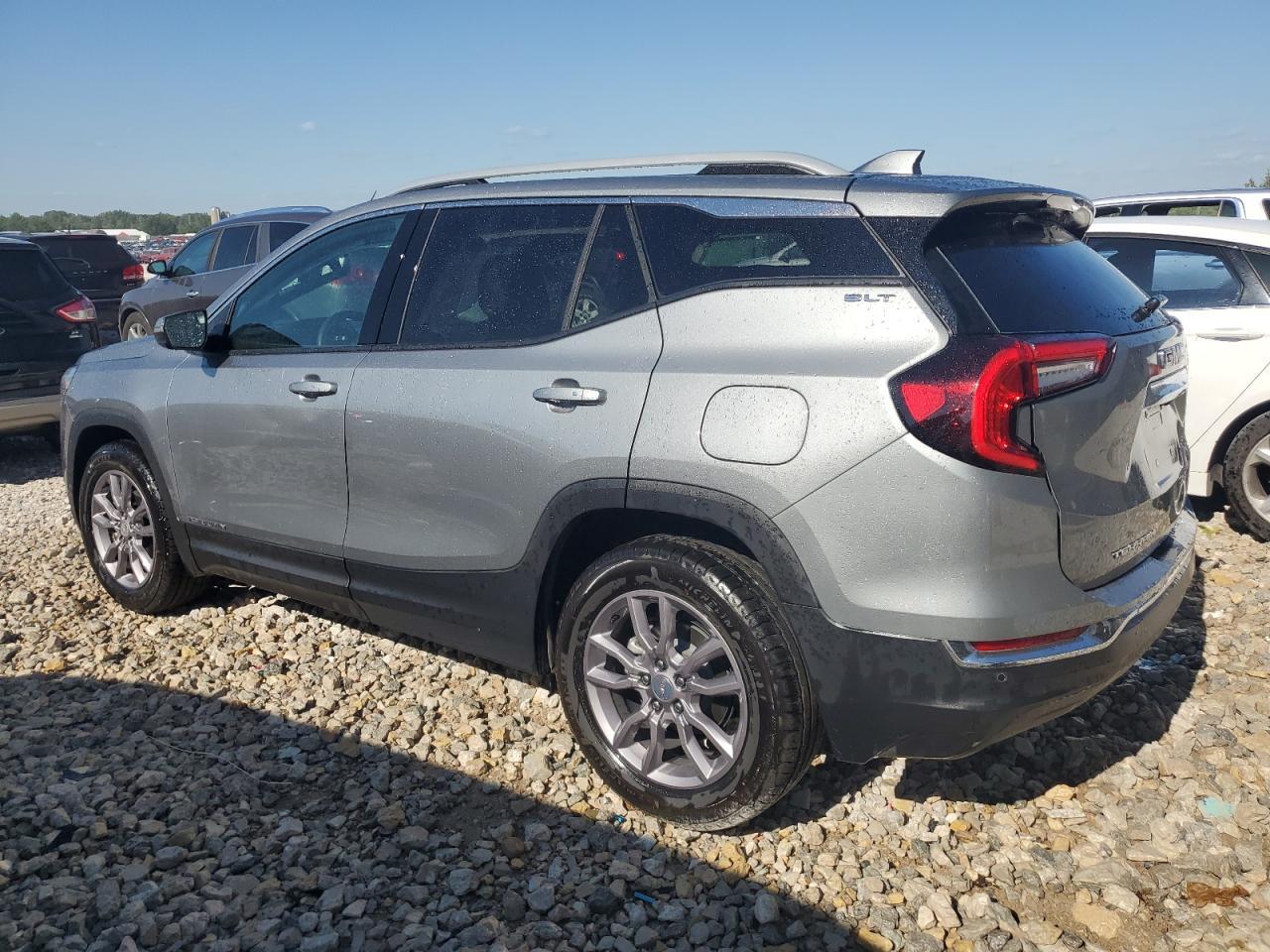 2024 GMC Terrain Slt - Фото 2