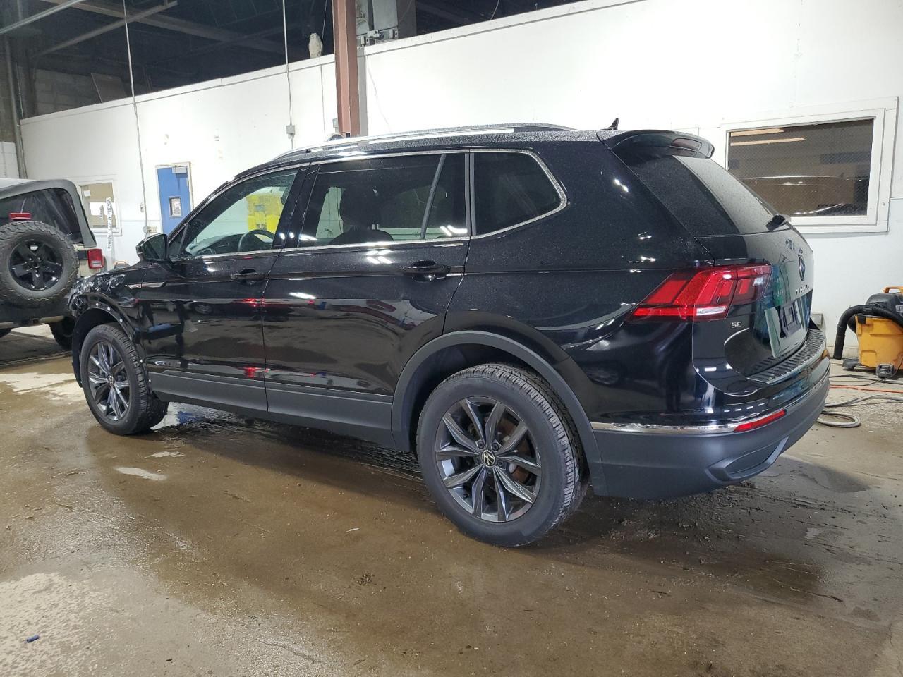 2022 Volkswagen Tiguan Se - Фото 2