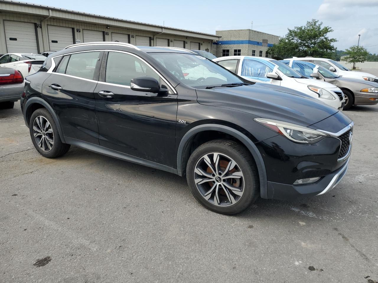 2017 Infiniti Qx30 Base - Фото 4