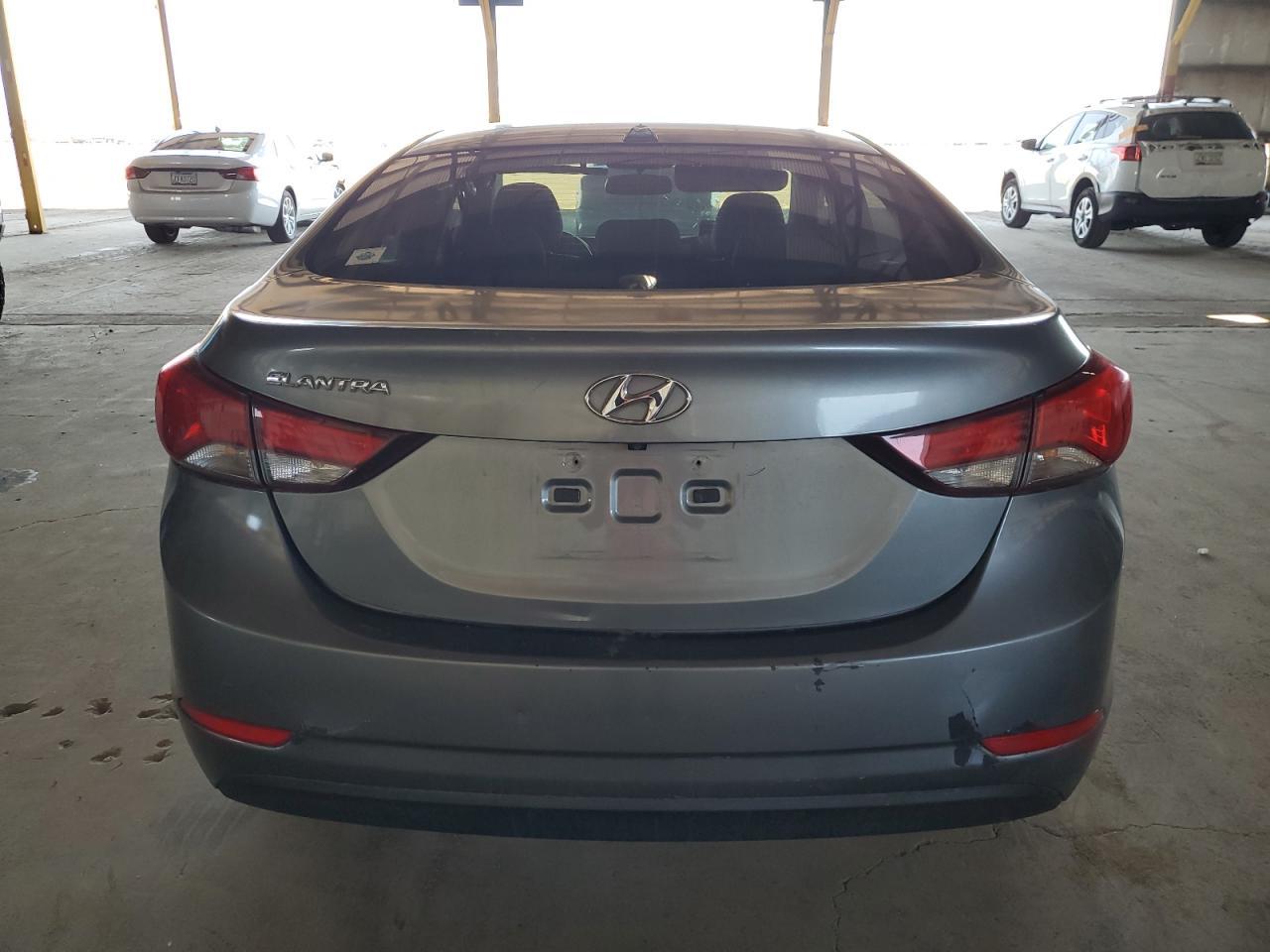 2016 Hyundai Elantra Se - Фото 6