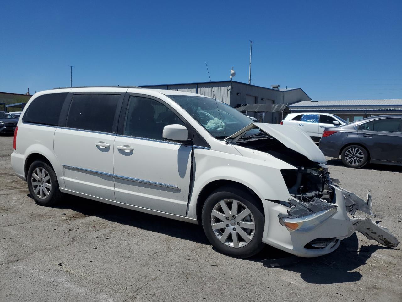 2013 Chrysler Town & Country Touring - Фото 4