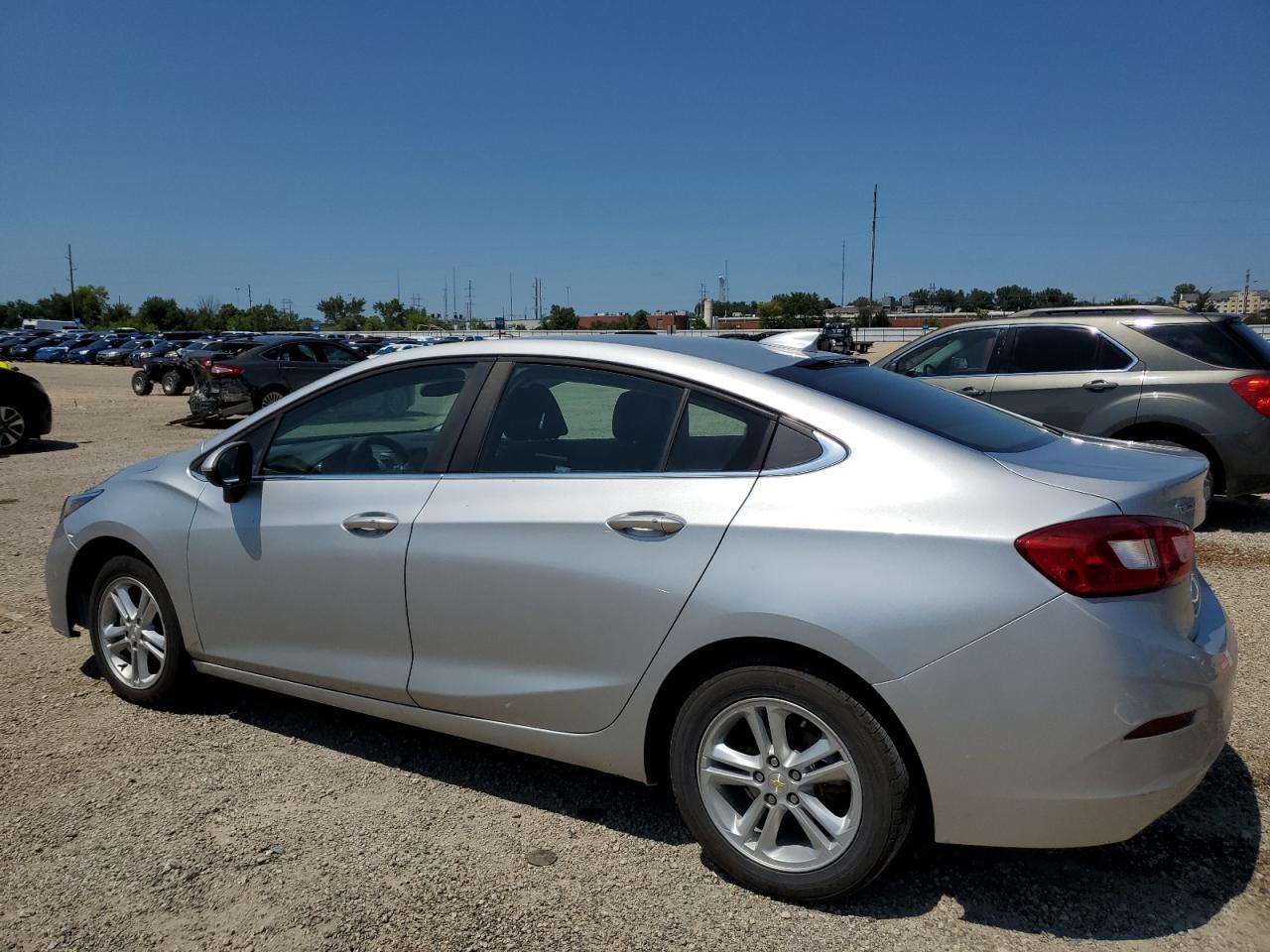 2018 Chevrolet Cruze Lt - Фото 2