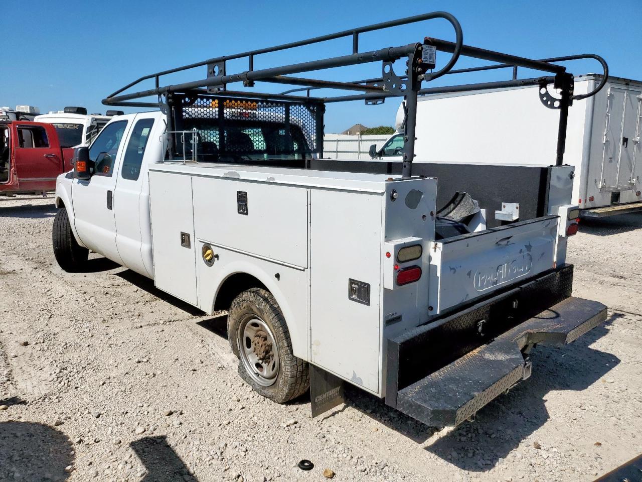 2016 Ford F250 Super Duty - Фото 2