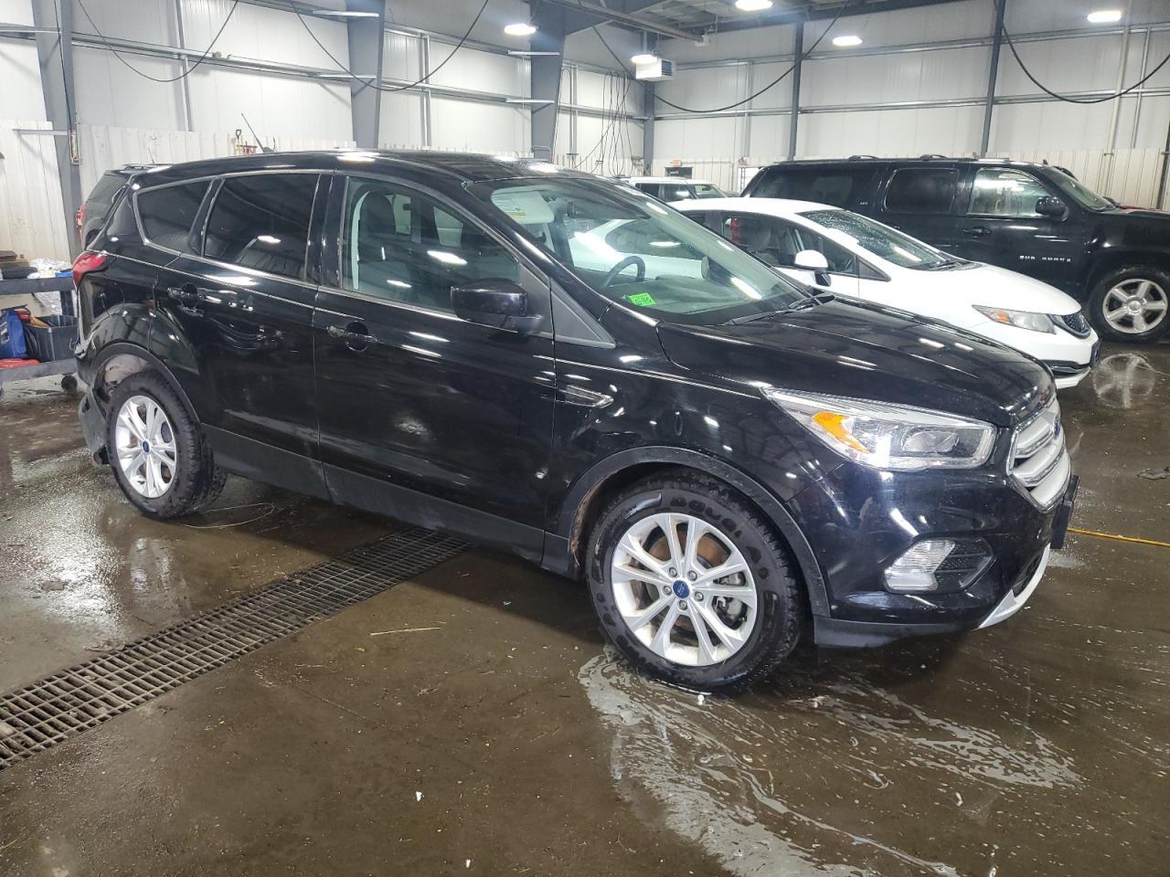 2019 Ford Escape Se - Фото 4