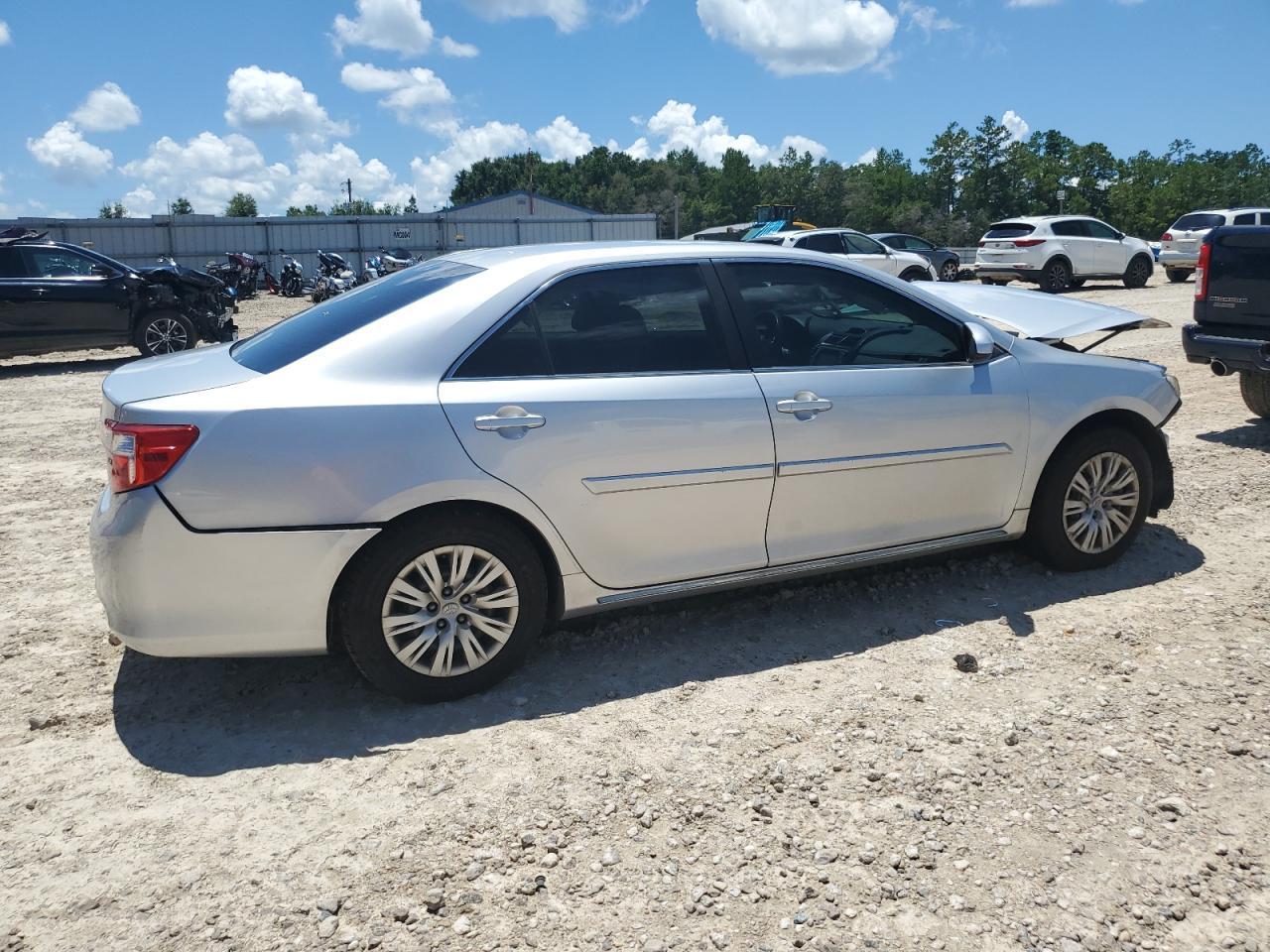 2014 Toyota Camry L - Image 3