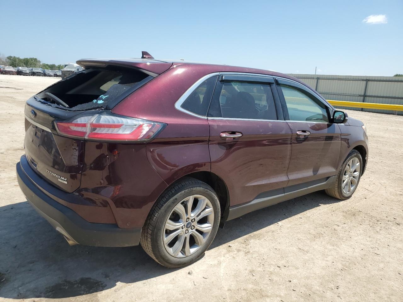 2019 Ford Edge Titanium - Image 3