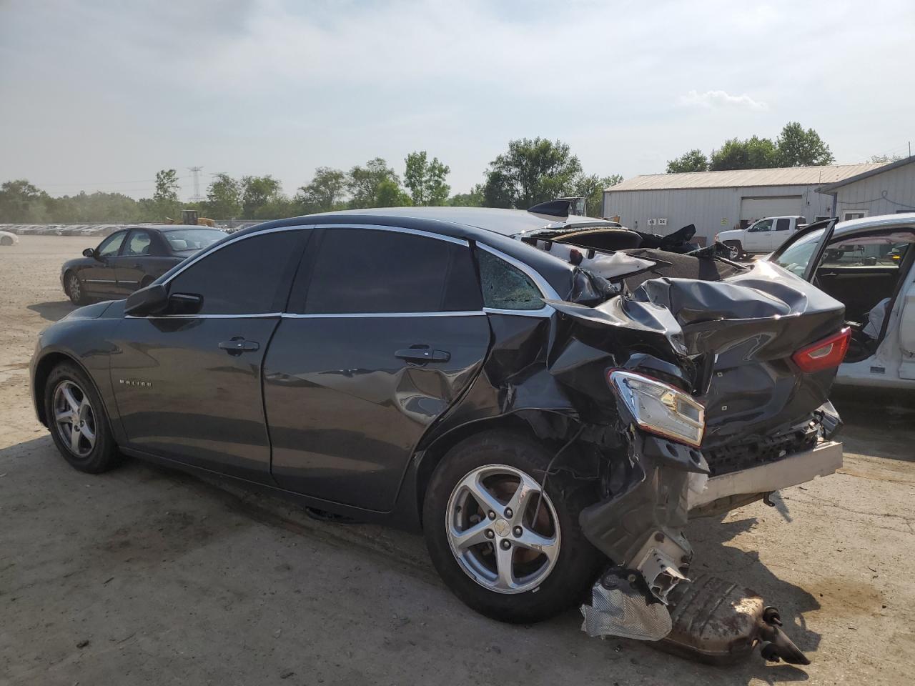 2017 Chevrolet Malibu Ls - Фото 2