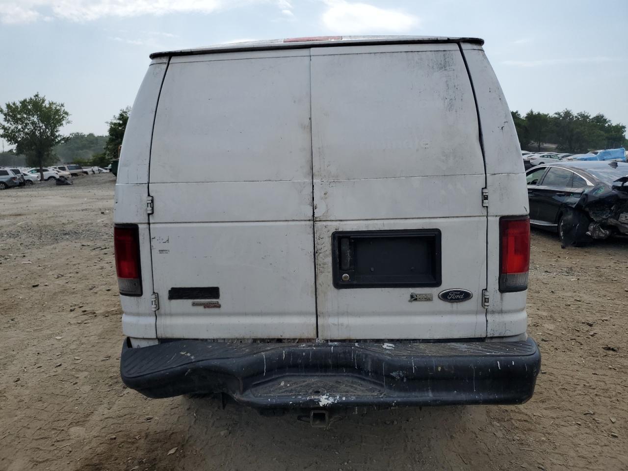 2014 Ford Econoline E250 Van - Фото 6