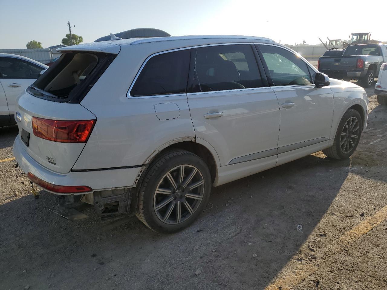 2017 Audi Q7 Premium Plus - Image 3