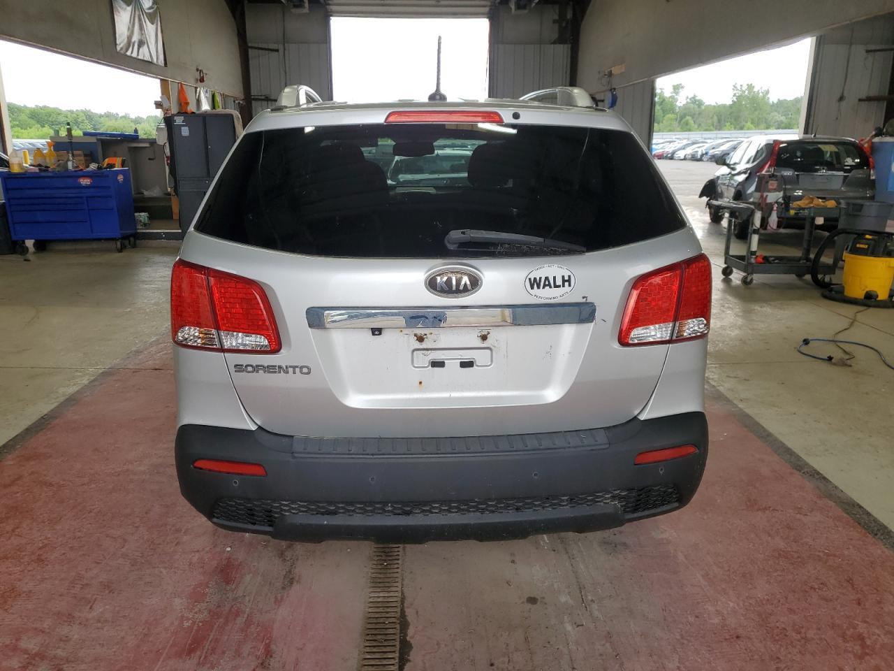 2011 Kia Sorento Base - Image 6