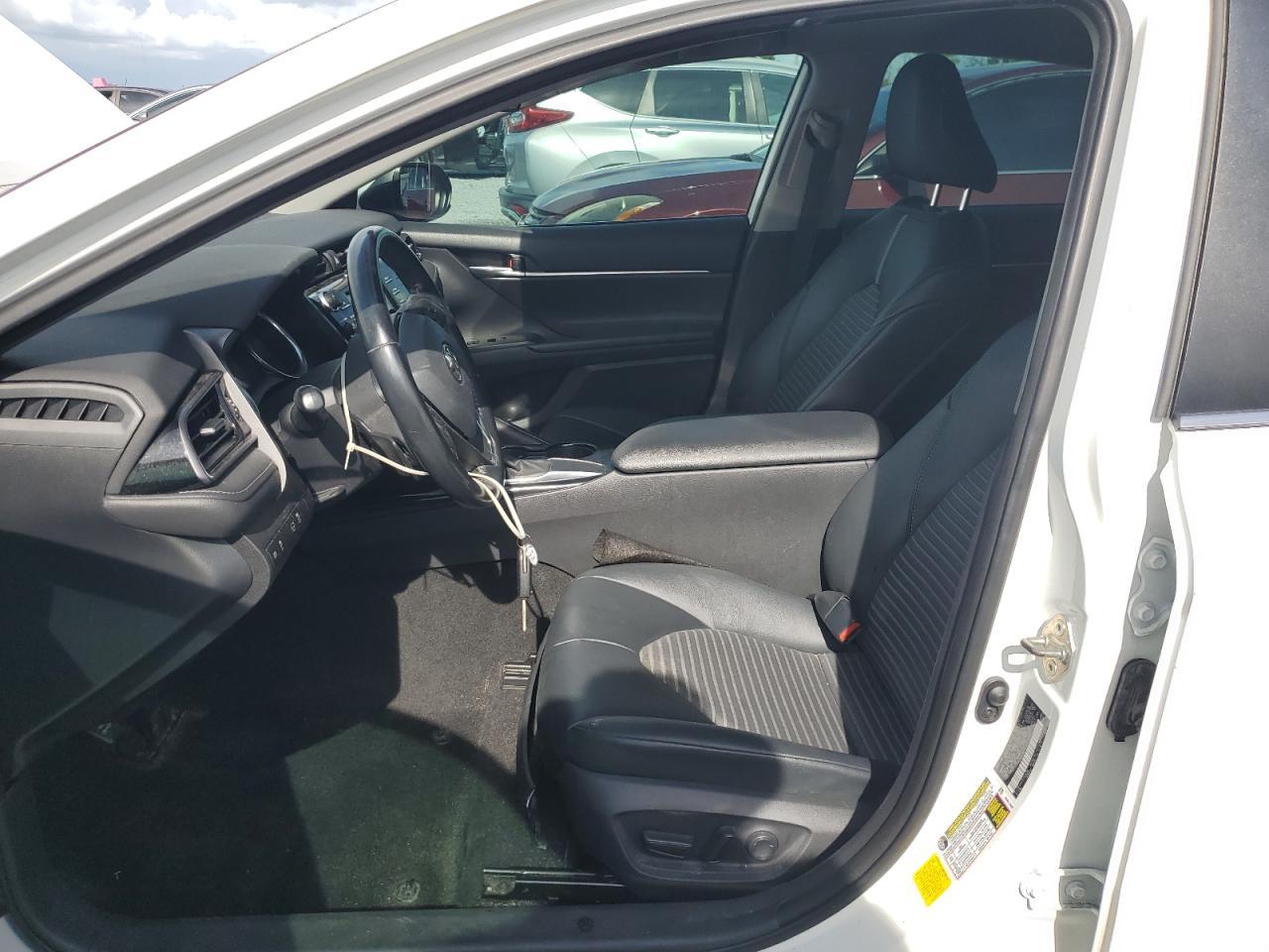 2020 Toyota Camry Se - Фото 7