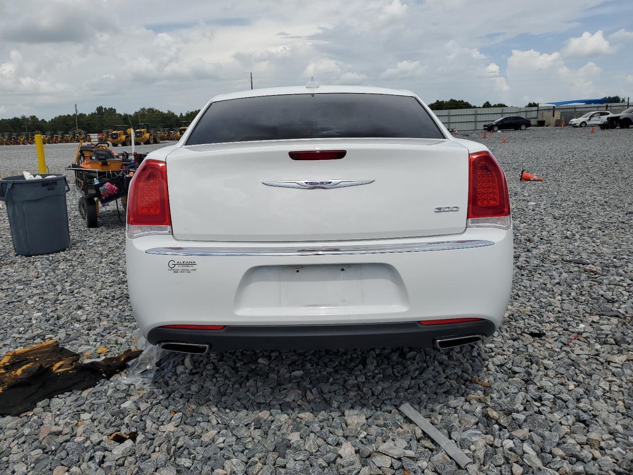 2019 Chrysler 300 Limited - Image 6