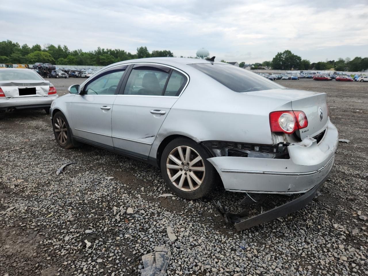 2010 Volkswagen Passat Komfort - Фото 2