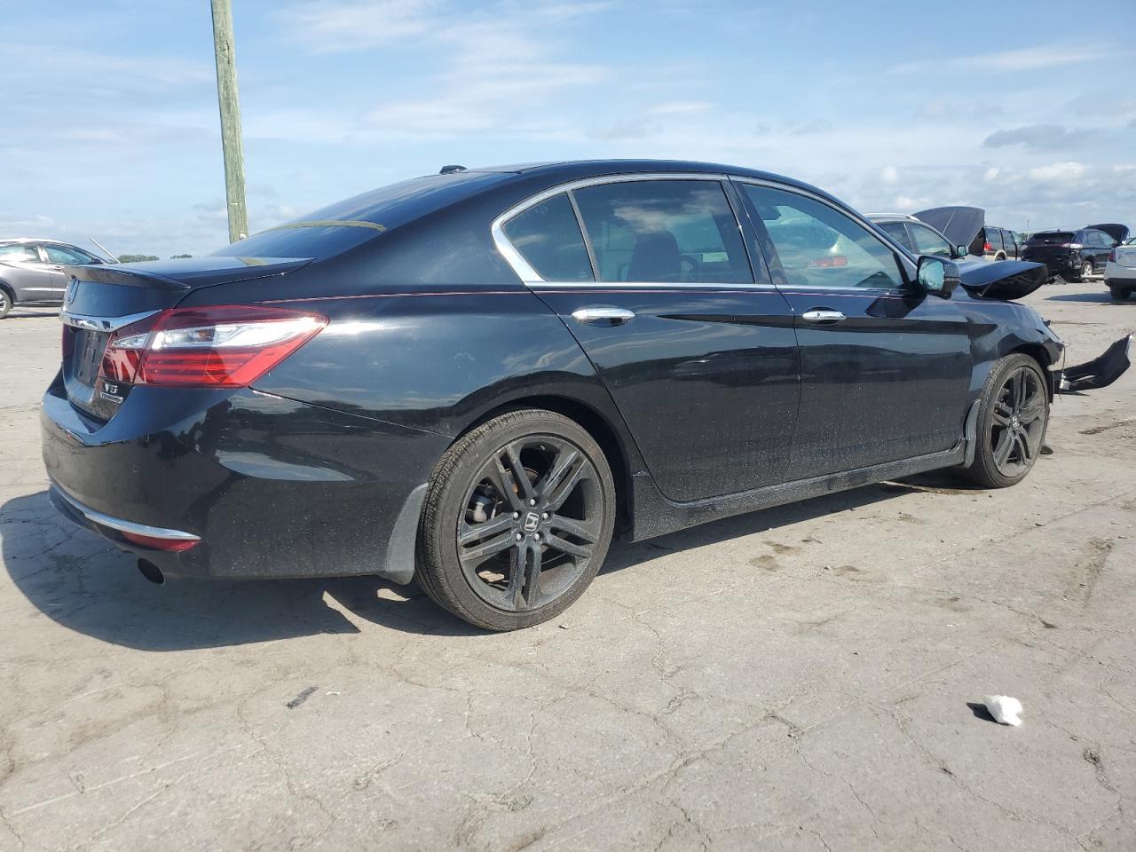 2017 Honda Accord Touring - Фото 3