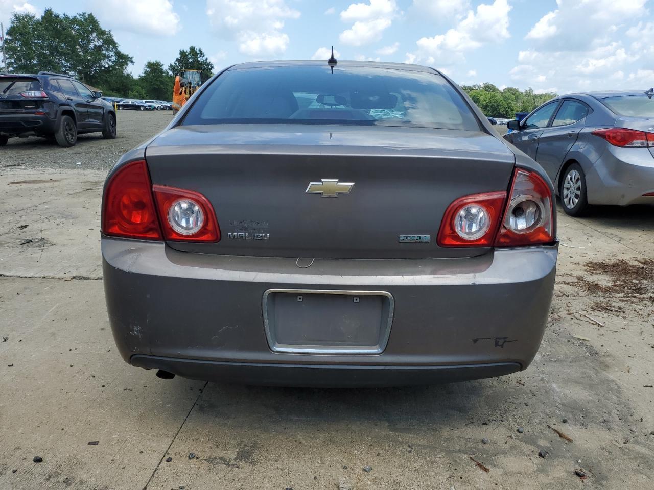 2010 Chevrolet Malibu Ls - Фото 6