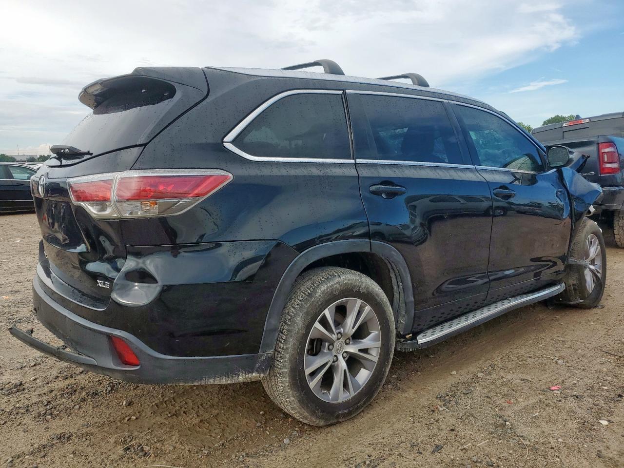 2015 Toyota Highlander Xle - Image 3