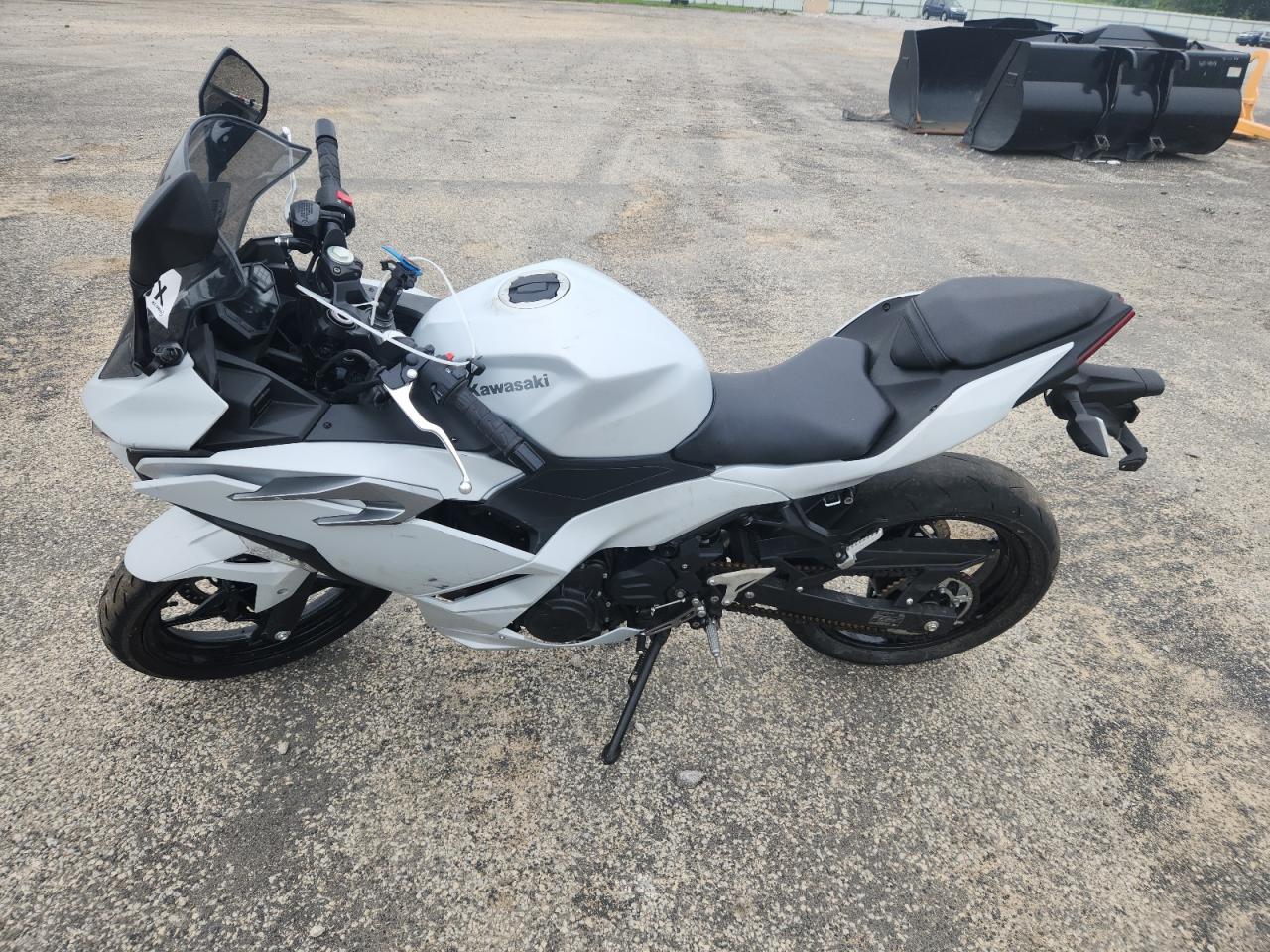 2025 Kawasaki Ex500 - Фото 3