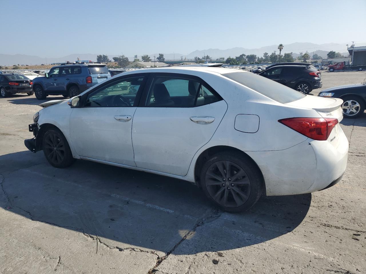 2018 Toyota Corolla L - Фото 2