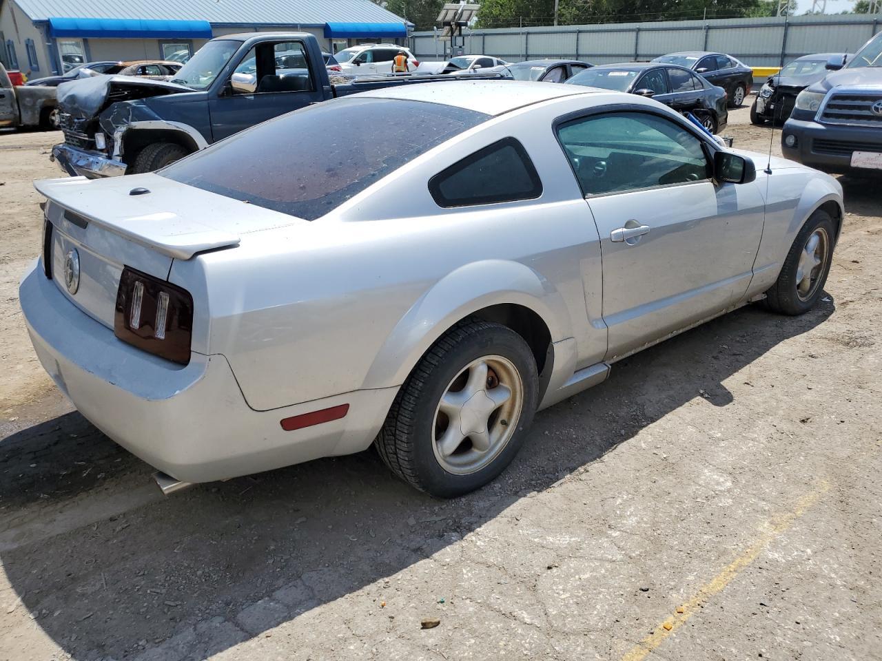 2007 Ford Mustang - Фото 3
