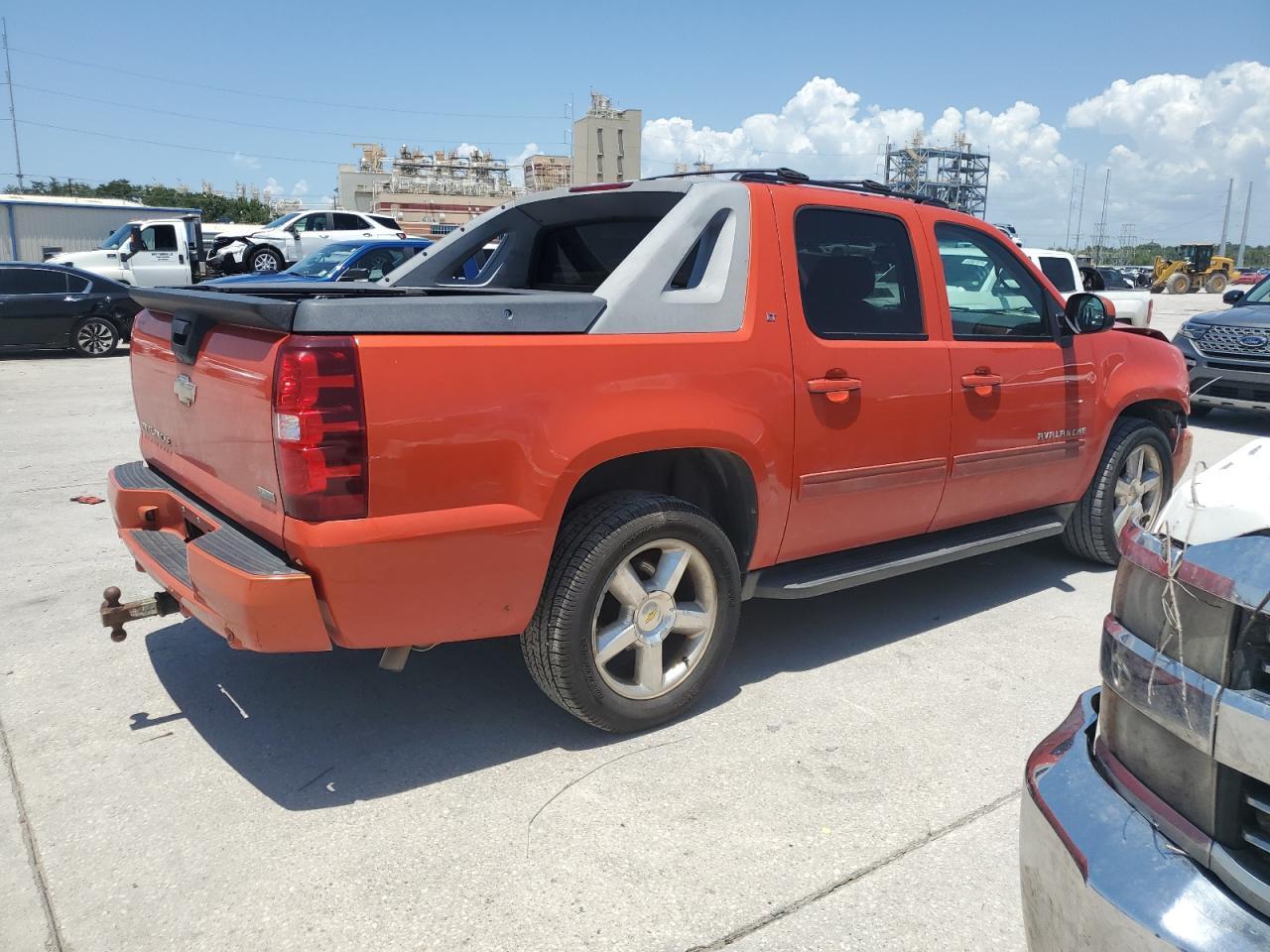2011 Chevrolet Avalanche Lt - Фото 3
