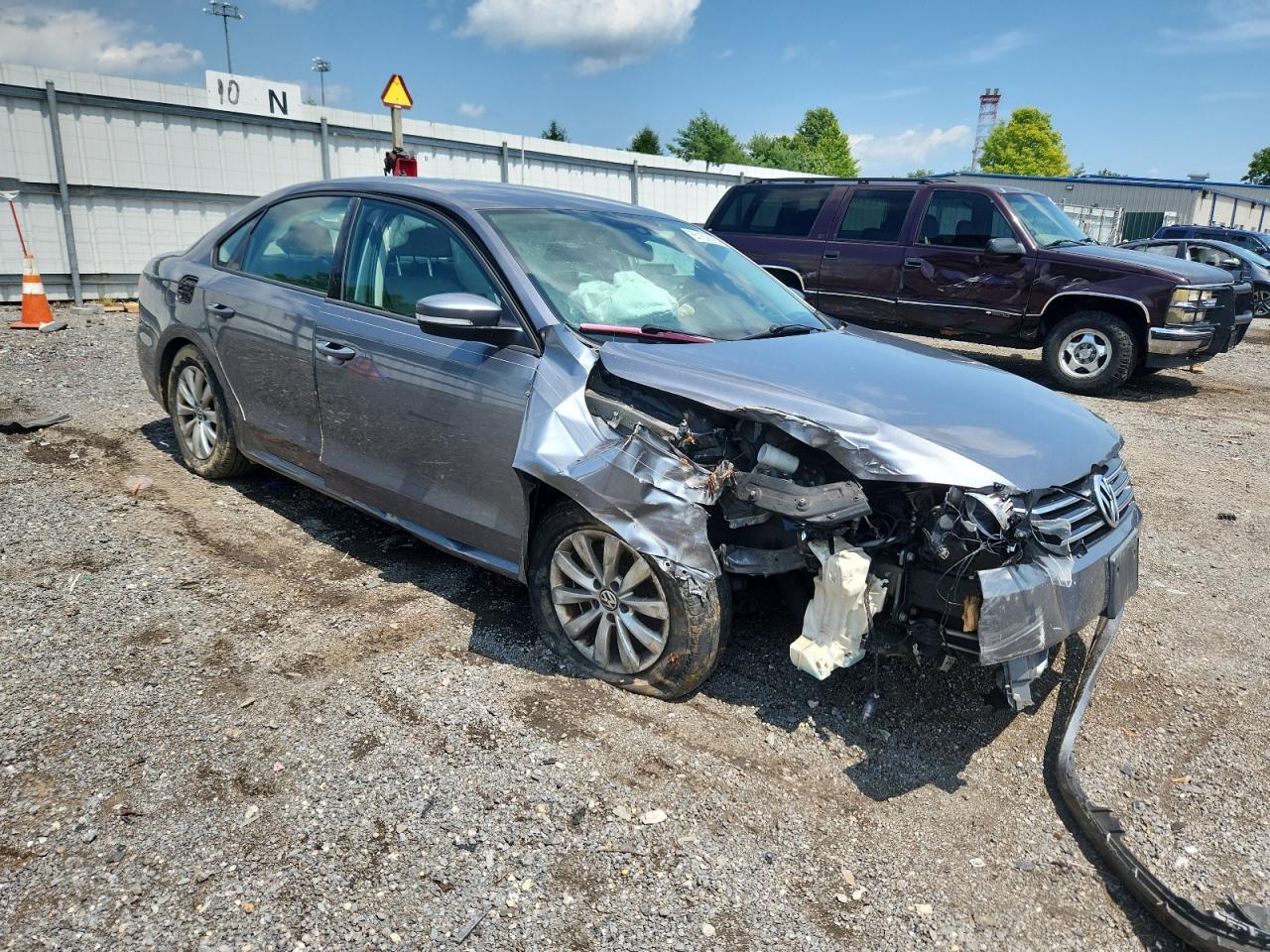 2015 Volkswagen Passat S - Фото 4