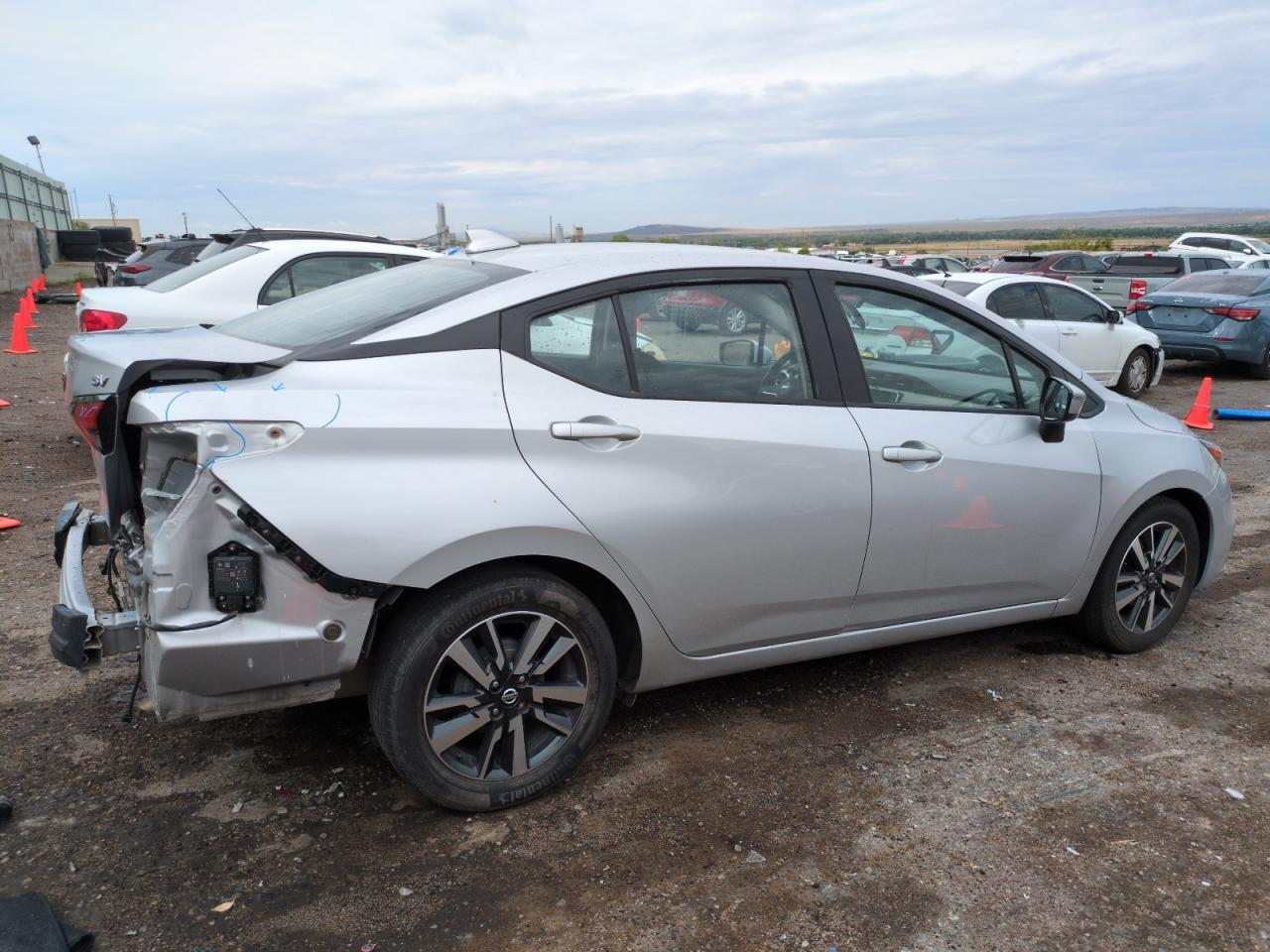 2020 Nissan Versa Sv - Фото 3