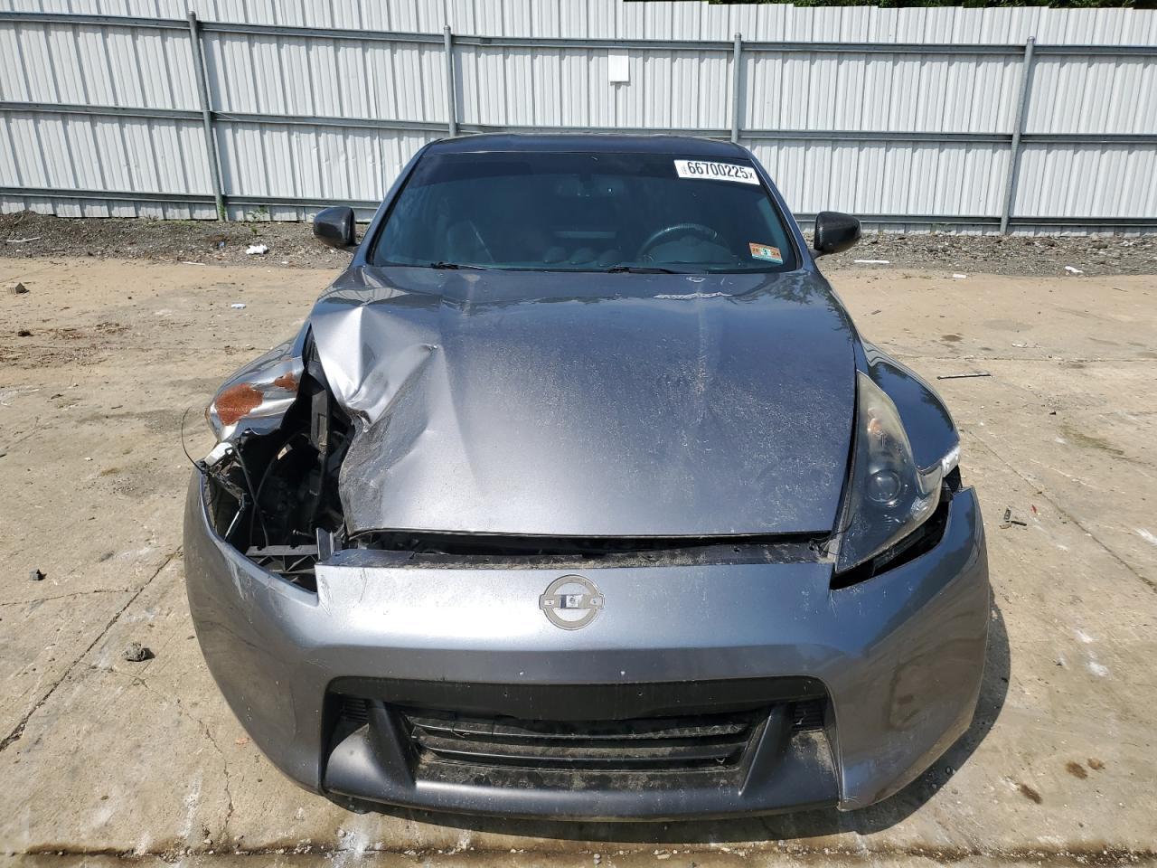 2011 Nissan 370Z Base - Фото 5