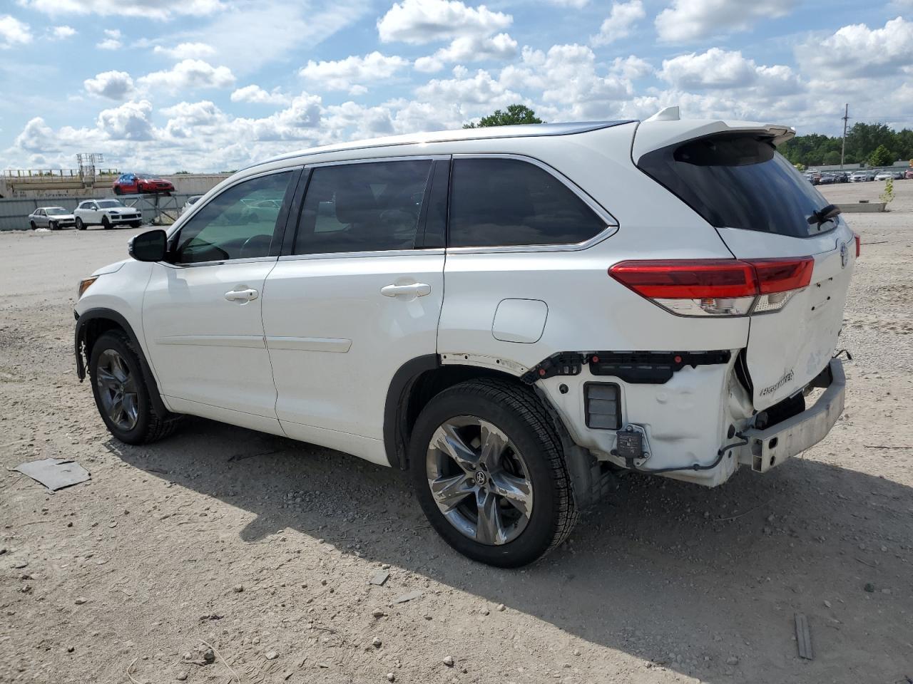2018 Toyota Highlander Limited Platinum - Фото 2