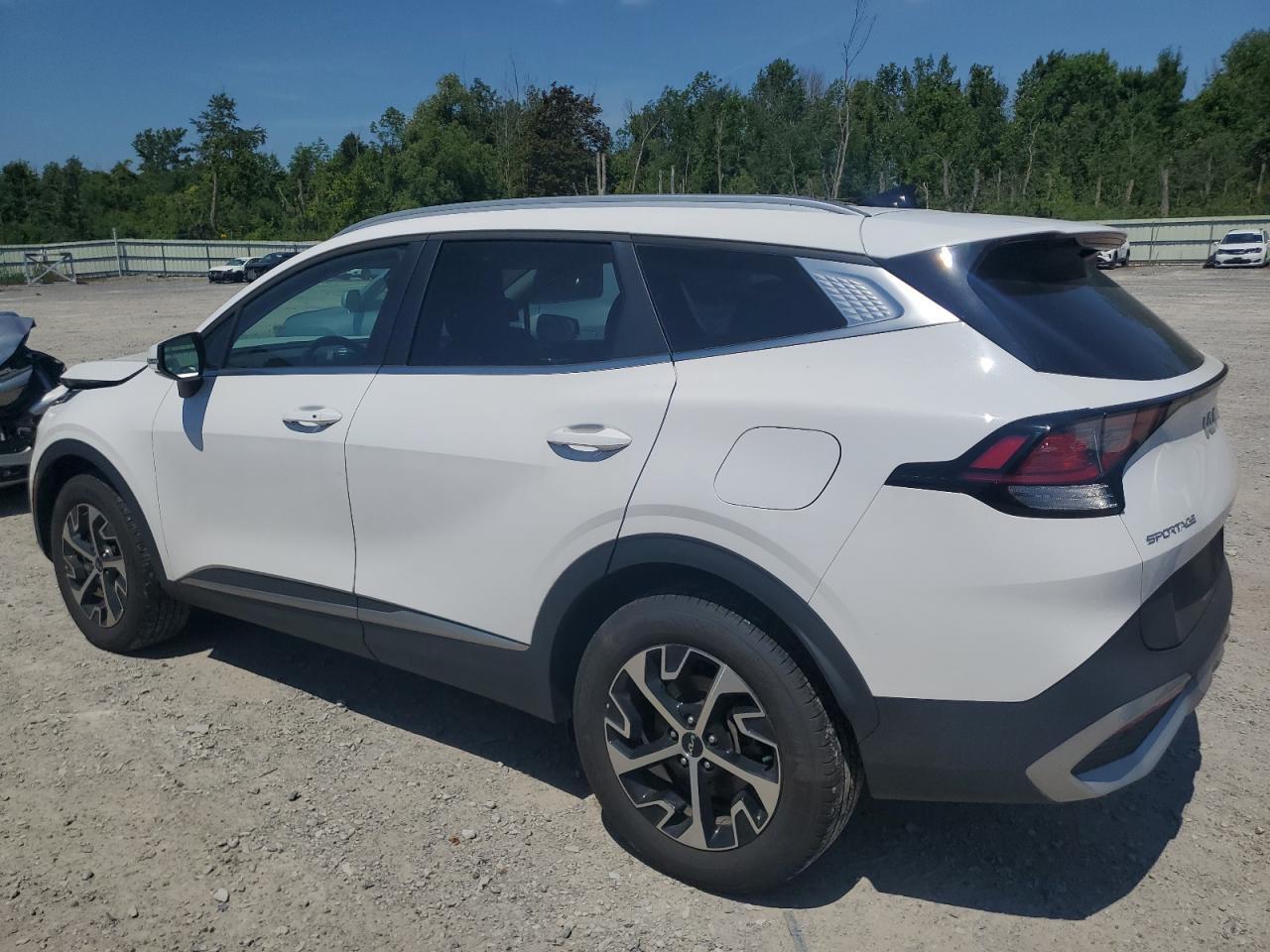 2024 Kia Sportage Ex - Image 2