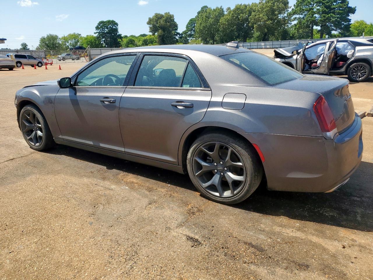 2021 Chrysler 300 S - Фото 2