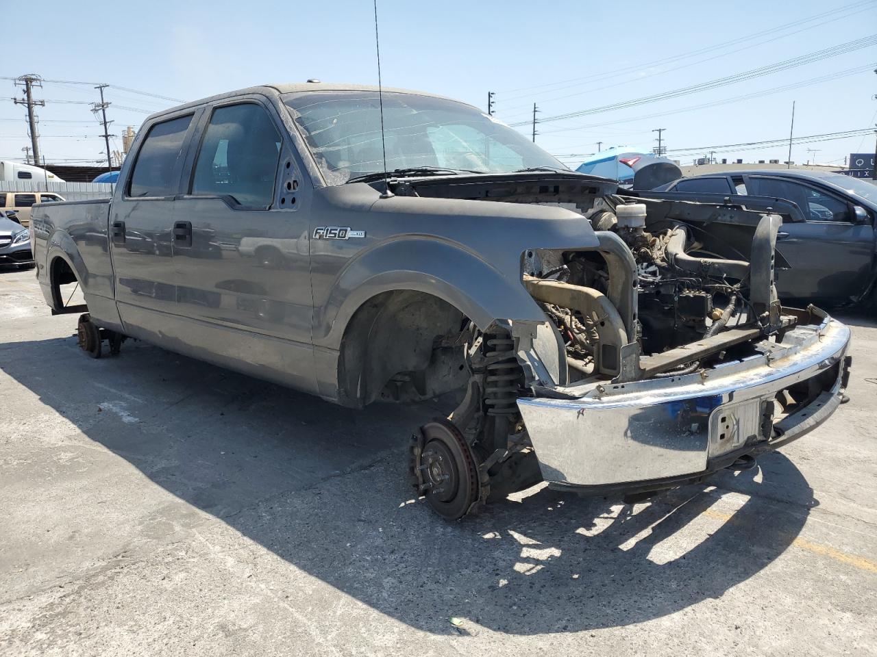 2013 Ford F150 Supercrew - Image 4