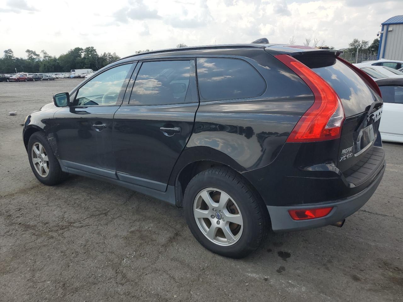 2010 Volvo Xc60 3.2 - Image 2