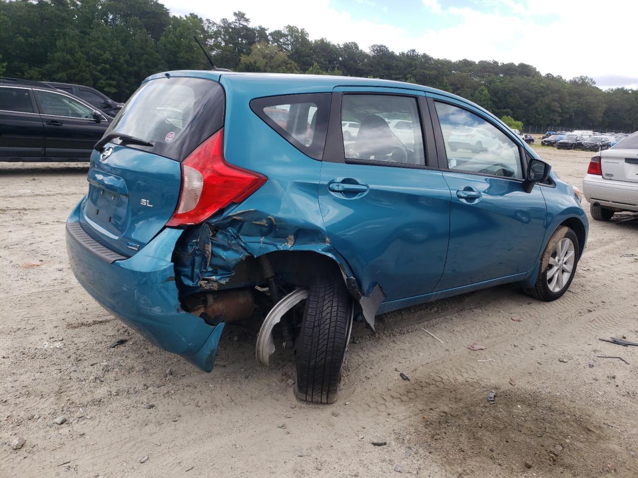 2015 Niss Versa Note - Фото 3