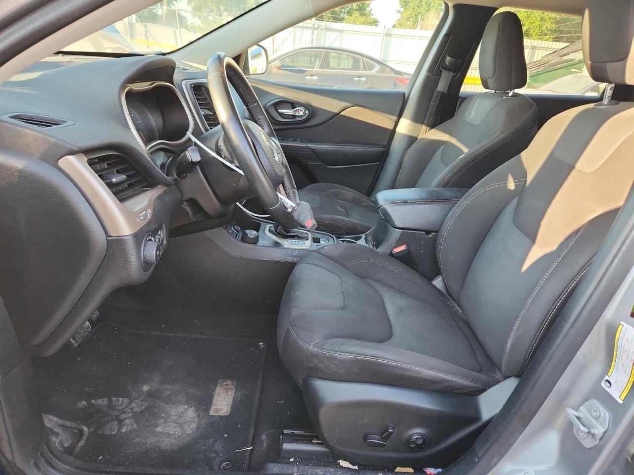 2016 Jeep Cherokee Latitude - Image 7