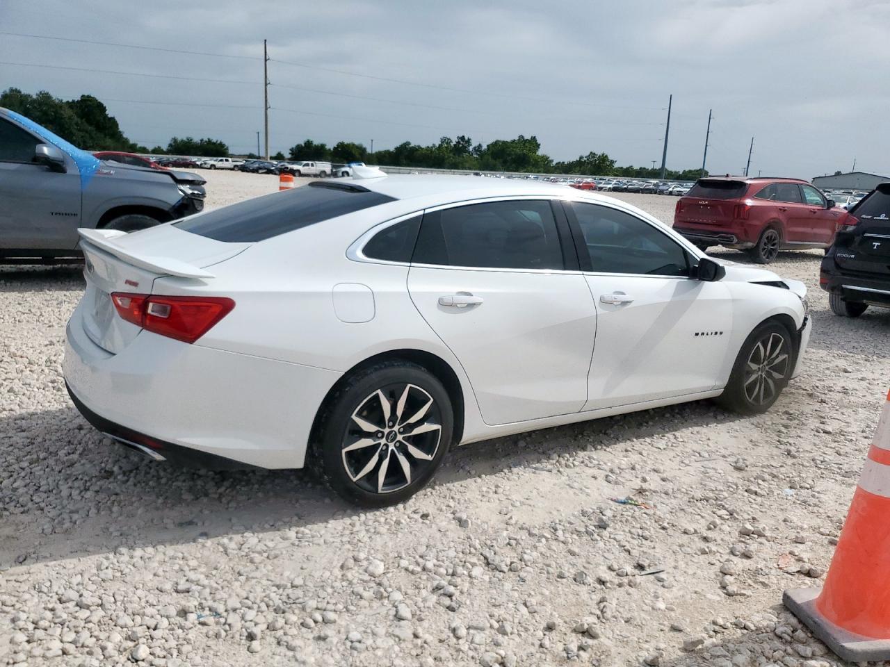 2021 Chevrolet Malibu Rs - Фото 3