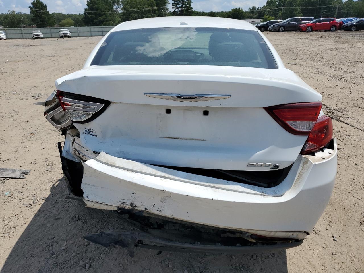 2015 Chrysler 200 S - Image 6