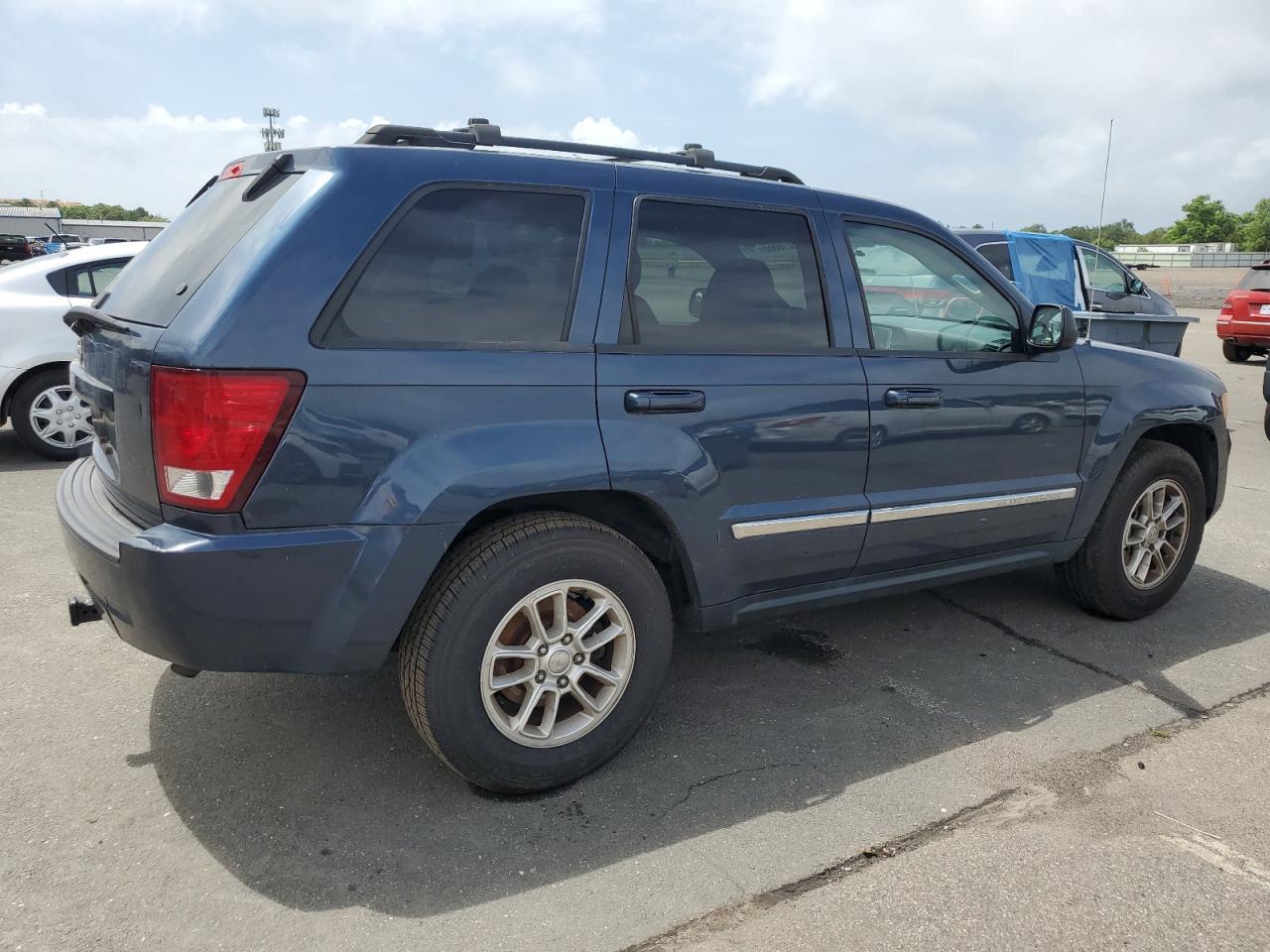 2010 Jeep Grand Cherokee Laredo - Image 3