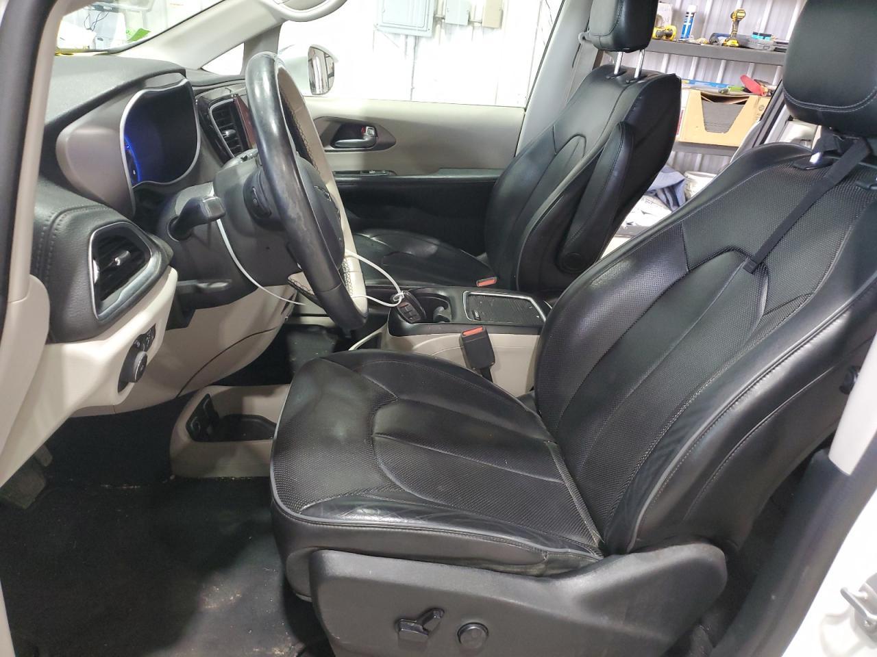 2018 Chrysler Pacifica Limited - Image 7