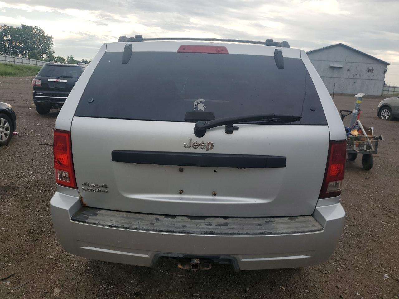 2008 Jeep Grand Cherokee Laredo - Image 6