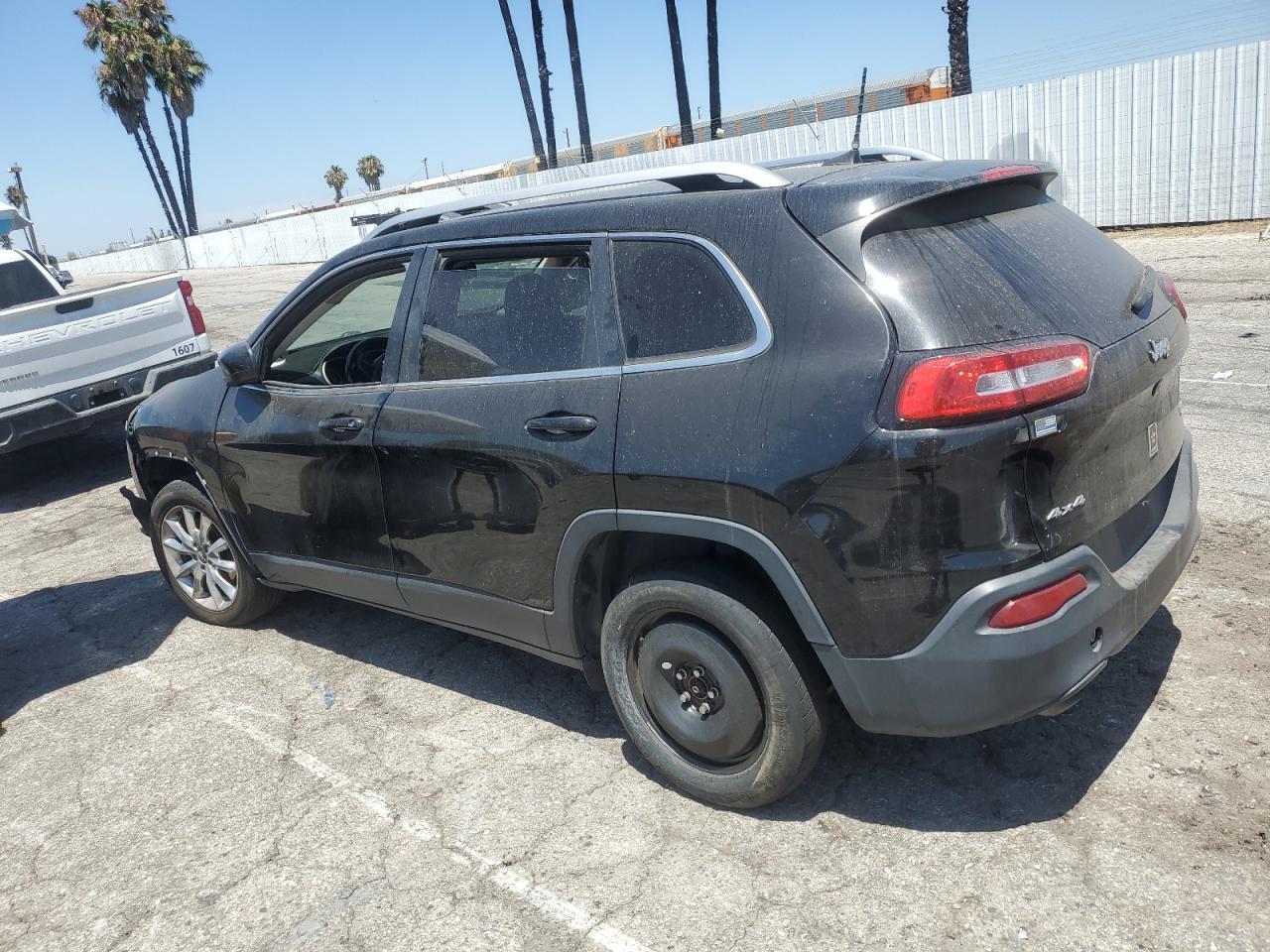 2017 Jeep Cherokee Latitude - Image 2