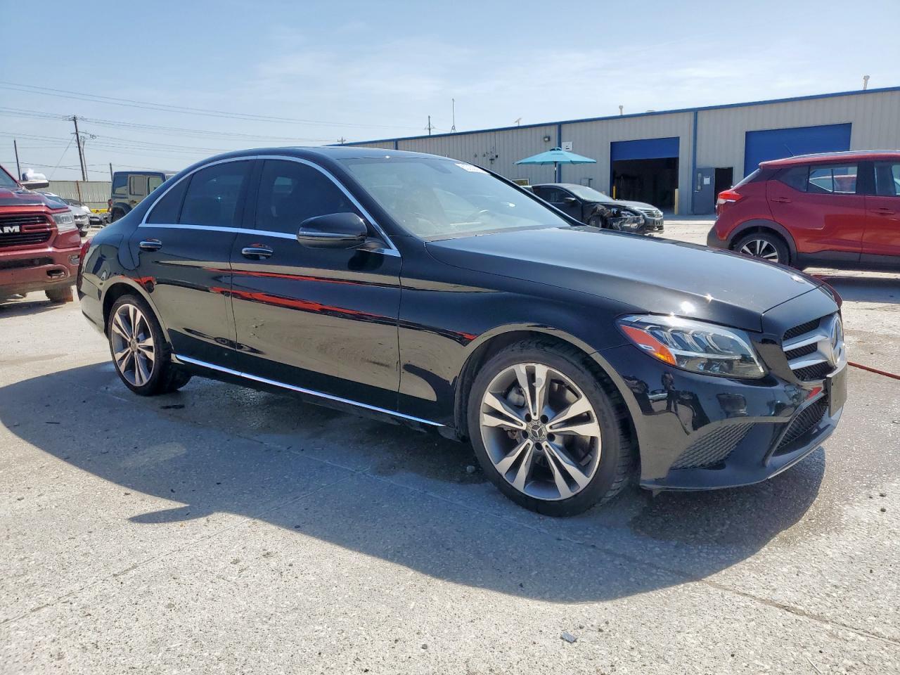 2019 Mercedes-Benz C 300 - Фото 4