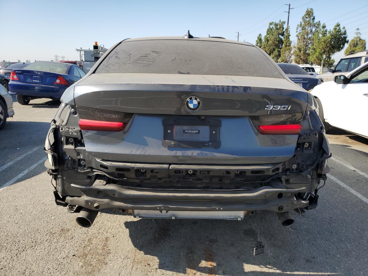 2021 BMW 330I - Фото 6