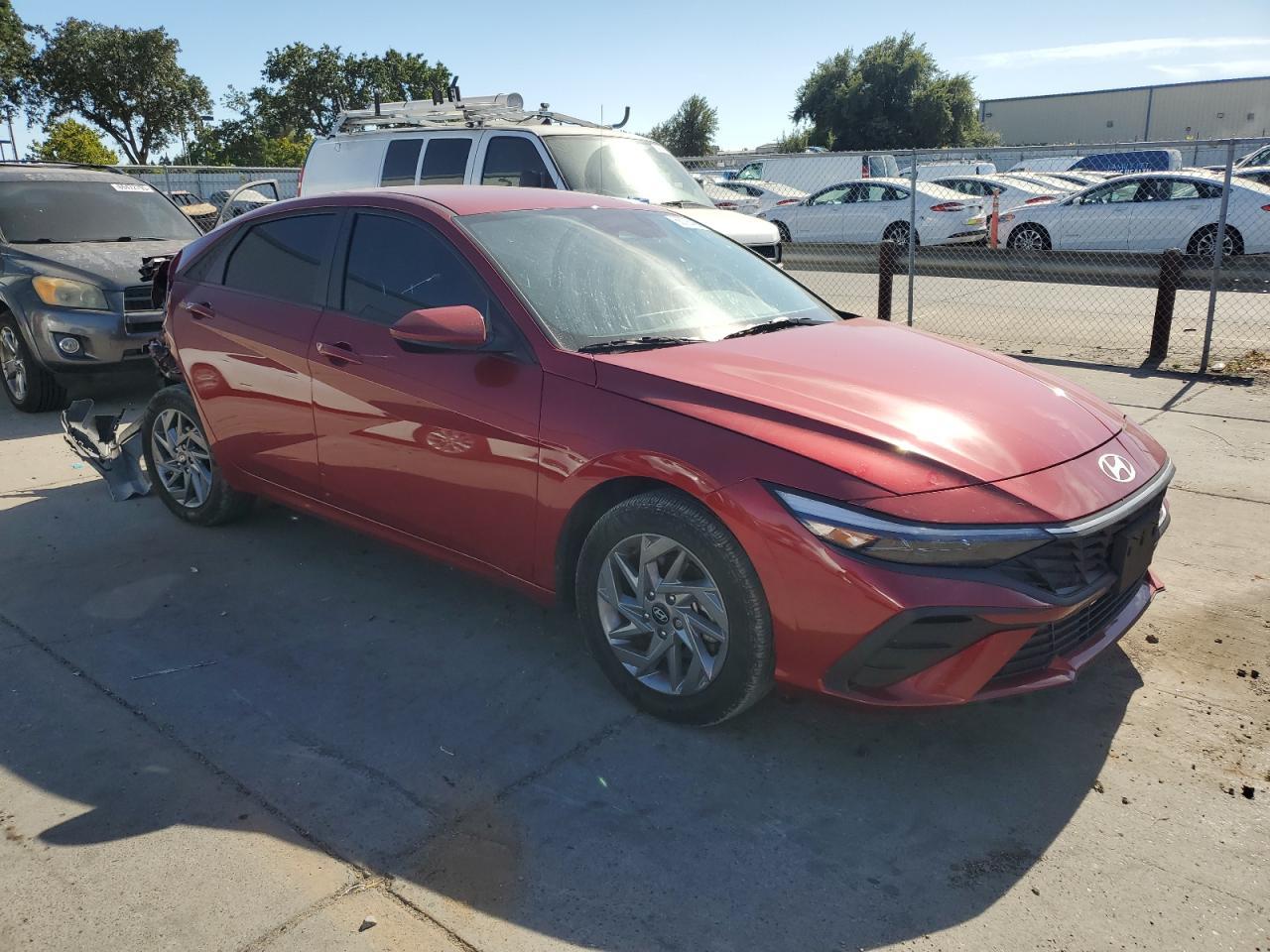 2024 Hyundai Elantra Blue - Фото 4