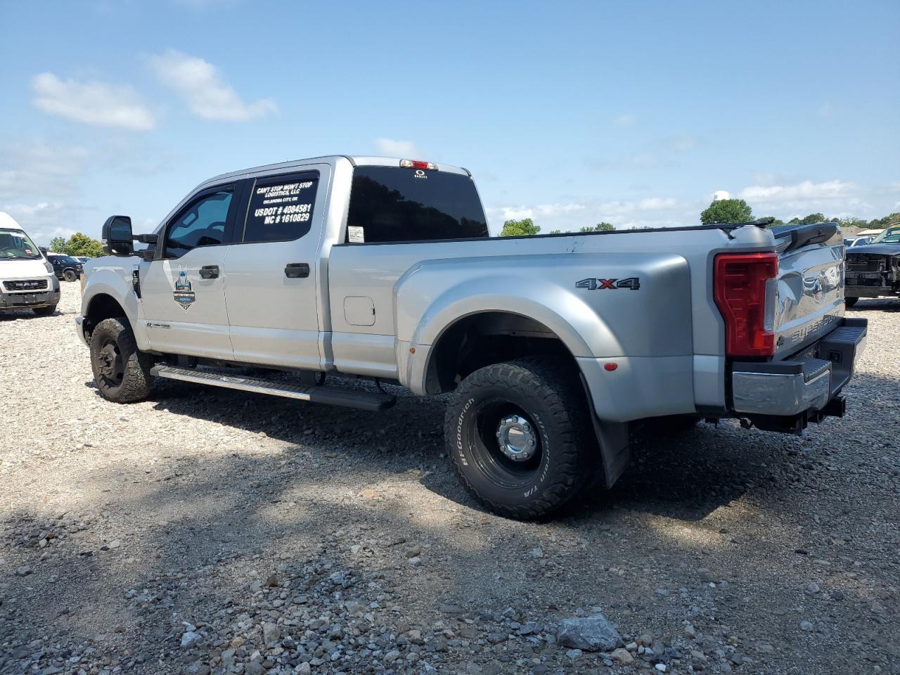 2017 Ford F350 Super Duty - Фото 2