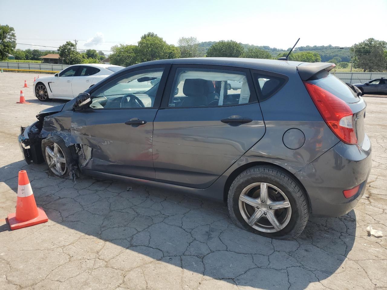 2013 Hyundai Accent Gls - Фото 2