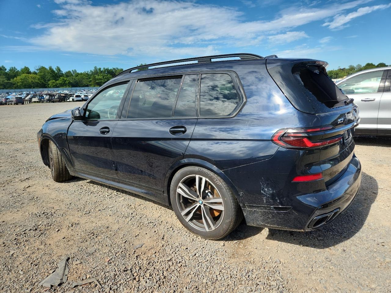 2025 BMW X7 M60I - Image 2